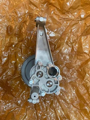 Scania D11 D12 Engine Oil Pump 2209509 for 310-420 HP Trucks